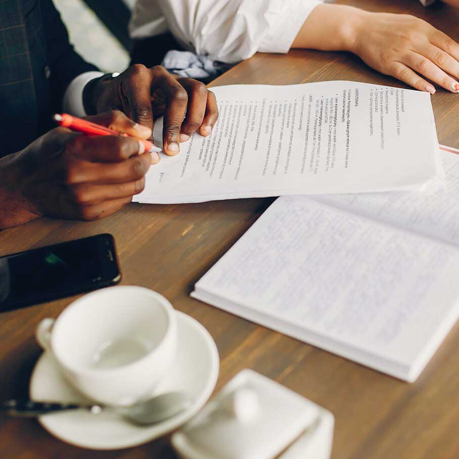 commercial lease lawyers drafting agreement
